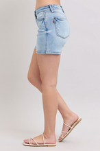 Load image into Gallery viewer, Judy Blue Mid Rise Vintage Wash Dad Shorts