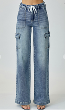 Load image into Gallery viewer, Mid Rise Cargo Style Wide Leg Straight Jeans