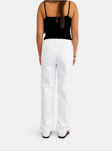 Load image into Gallery viewer, PETITE Eco-Friendly Wide Leg Jean in White
