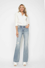 Load image into Gallery viewer, Judy Blue Mid Rise Tummy Control Destroy Flare Jeans