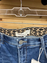 Load image into Gallery viewer, Risen Tummy Control Elastic Band Mid Rise Crop Wide Leg Jeans