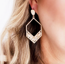 Load image into Gallery viewer, Champagne Collins Earrings