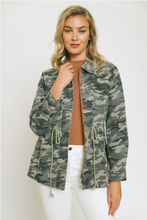 Load image into Gallery viewer, Camo Utility Jacket