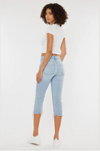 Load image into Gallery viewer, KanCan High Rise Capri Jeans