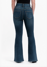 Load image into Gallery viewer, PETITE Shapewear Fit &amp; Lift Flare Jeans