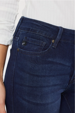 Load image into Gallery viewer, PETITE Mid Rise Flare Jeans