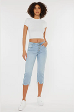 Load image into Gallery viewer, KanCan High Rise Capri Jeans