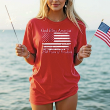 Load image into Gallery viewer, Distressed USA Graphic Tee - Red