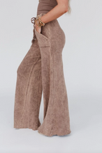 Load image into Gallery viewer, New Mocha - Relaxing Robin Wide Leg Pant