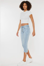 Load image into Gallery viewer, KanCan High Rise Capri Jeans