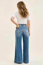 Load image into Gallery viewer, Judy Blue Liza Jeans - Available in SHORT, REGULAR &amp; LONG Inseams