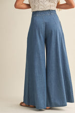 Load image into Gallery viewer, Pintuck Wide Leg Denim Pants