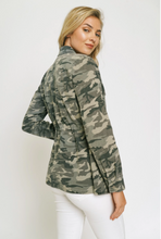 Load image into Gallery viewer, Camo Utility Jacket