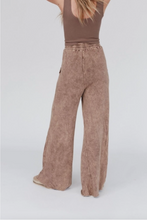 Load image into Gallery viewer, New Mocha - Relaxing Robin Wide Leg Pant