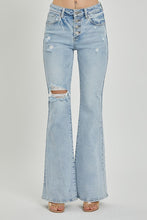 Load image into Gallery viewer, Mid Rise Button Down Flare Jeans