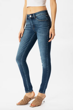 Load image into Gallery viewer, PR1001M KC Jeans - ONLY 1 LEFT! SIZE 3/25