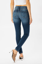 Load image into Gallery viewer, PR1001M KC Jeans - ONLY 1 LEFT! SIZE 3/25